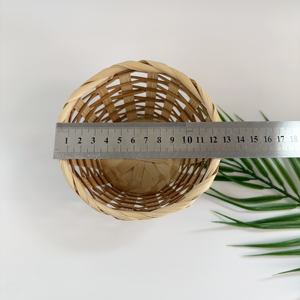 Cesta de almacenamiento de bambú Curry de estilo Cesta tejida para frutas o pan con asas Empaquetado en cartón - Product Image 6