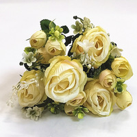 Wunderschöner Künstlicher Blumenstrauß mit 7 Gabeln, Herbstfarben, Rosenknospen und Kleinen Rosen – Ideal für Heimdekoration, Tortendeko und Hochzeiten