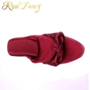 Mules de mariée en Satin rouge, pour femmes,, de haute qualité, intérieures, pour mariée, pantoufles - Product Image 2