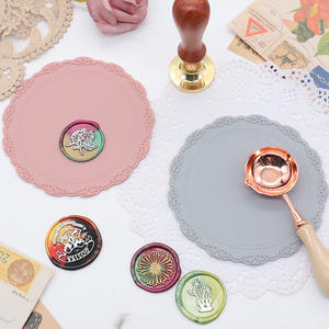 165มิลลิเมตรกันน้ำลูกไม้อาหารเกรดแพลตตินัมนุ่มลื่นที่มีสีสันซิลิโคนเครื่องดื่มจานรองแก้วแผ่นรองถ้วยขี้ผึ้งประทับตราเสื่อซิลิโคน - Product Image 3