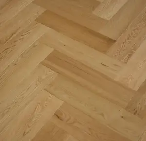 क्लिक करें uv laced ओक हर्रिंगबोन 14 मिमी मोटाई 3-प्लाई इंजीनियर लकड़ी फर्श