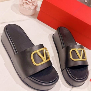 Chaussons pour femmes de qualité supérieure, logo personnalisé, chaussures de créateur en stock, baskets en fourrure, chaussons en daim de créateur, chaussons en peluche - Product Image 5