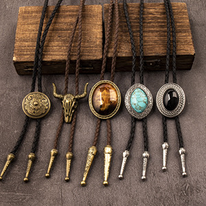 1 set de collar de moda para hombre de aleación con colgante estilo bolo occidental, con lobo, triángulo, ojo de tigre y ónix, y cordón de cuero trenzado - Product Image 5