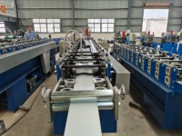 Machine de formage de volets roulants en alu machine de fabrication de volets roulants pour portes à volets rapides machine de fabrication de volets roulants