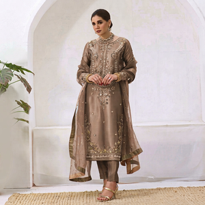 Ensemble Anarkali beige brodé avec dupatta, tenue traditionnelle indienne et pakistanaise pour femme, coupe régulière, longueur ras du sol, idéal pour les mariages - Product Image 1