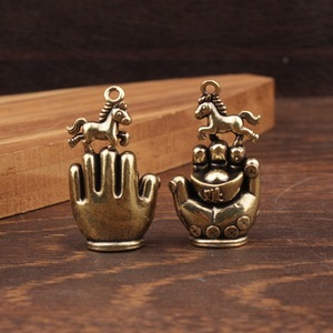 Colgantes Temáticos de Latón con Forma de Caballo y Palma con Dinero, Decoración para Hogar y Oficina, Regalo Unisex - Product Image 2
