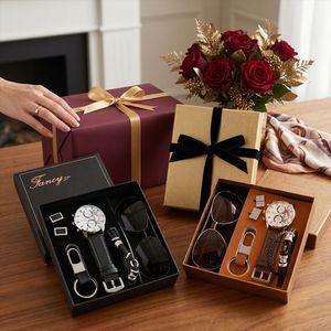 Ensemble <span class=keywords><strong>cadeau</strong></span> <span class=keywords><strong>de</strong></span> luxe haut <span class=keywords><strong>de</strong></span> gamme pour homme, montre à quartz, lunettes <span class=keywords><strong>de</strong></span> soleil, boutons <span class=keywords><strong>de</strong></span> manchette, porte-clés, bracelet, <span class=keywords><strong>cadeau</strong></span> pour la fête des pères - Product Image 1