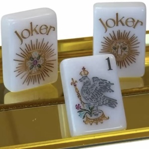 Juego de Mahjong Americano de Lujo Personalizado, Edición Clásica en Tono Dorado, 160 Piezas Acrílicas Grabadas - Product Image 1