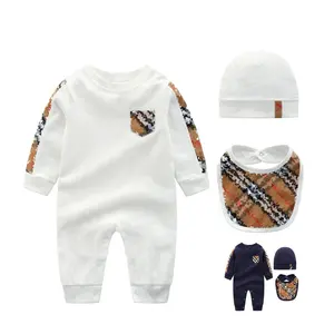 कपास बच्चे को कपड़े सेट 3 pcs longsleeve romper टोपी और bibs नई शैली के लिए बच्चे