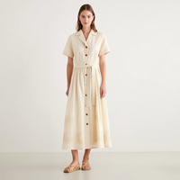 Robe chemise décontractée ivoire pour femme, personnalisable OEM/ODM, à manches courtes, col boutonné, taille nouée, longueur midi, avec détail floral à l'ourlet