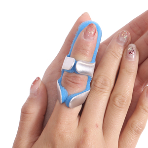Attelle de doigt orthopédique pour la récupération des fractures stabilise et corrige la posture des doigts, empêche la flexion et l'étirement - Product Image 1