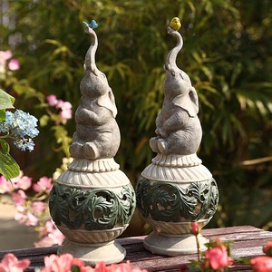 Statua Solare a Forma di <span class=keywords><strong>Elefante</strong></span> su Globo con Design di Farfalle <span class=keywords><strong>e</strong></span> Uccelli, Decorazione da Giardino per Esterni, Accensione/Spegnimento Automatico, Statua LED per Regalo Festivo - Product Image 4