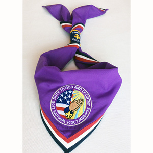 Pañuelos triangulares de escote para niños al por mayor con parche de logotipo TC, pañuelos de escote bordados para niños, pañuelos de escote para <span class=keywords><strong>scouts</strong></span>. - Product Image 6