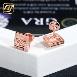 Boucles d'oreilles clous en moissanite VVS en argent S925, forme carrée creuse, gravées CNC, bijoux fins en gros, en stock - Product Image 4