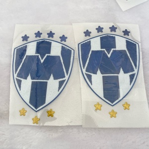 Etiquetas de TPU con Logotipo de Club Deportivo en 3D, Diseño Personalizado al por Mayor, Impresas con Material de Silicona PVC para Ropa - Product Image 2