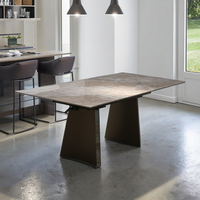 Meubles de salle à manger modernes et luxueux sur mesure avec pieds en métal et plateau en verre trempé, pliable pour plus de 10 places