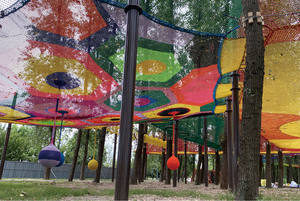 Parc d'attractions avec parcours de cordes d'aventure personnalisé Colorfulnets, équipement de trampoline, aire de jeux extérieure pour enfants, multi-matériaux - Product Image 2