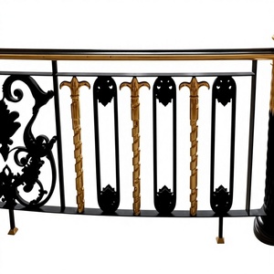 Rampe de balcon en fer forgé de luxe, or et noir, garde-corps décoratif en métal, design d'escalier intérieur pour villa, sur mesure - Product Image 2