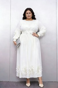 เดรสยาวพลีทสีเหลืองสำหรับผู้หญิงไซส์ใหญ่ แขนยาว แต่งดอกไม้ 3 มิติ พร้อมเข็มขัด ดีไซน์หรูหราสำหรับสาวอวบ - Product Image 3