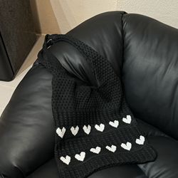Second row of hearts - black [white hearts]