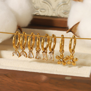 ต่างหูห่วงชุบทอง 18K ทรงสี่เหลี่ยมประดับเพชรซิร์คอนรูปหยดน้ำ ดีไซน์ลายดอกไม้ เครื่องประดับสำหรับงานปาร์ตี้สำหรับผู้หญิง - Product Image 1