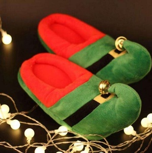 Chaussons d'intérieur de Noël 2025 en fourrure pelucheuse, chauds pour l'hiver, antidérapants, légers, doux et thermiques, décoration de Noël - Product Image 3
