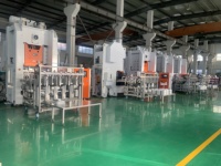 LK-T63 Ligne de production de contenants en aluminium entièrement automatique, fonctionnement par une seule personne, 50 mouvements/min, haute vitesse