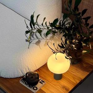 Sofá de Madera Maciza Estilo Tatami Japonés con Tapicería de Terciopelo de Alta Resistencia para Apartamentos Pequeños y Casas de Huéspedes - Product Image 4