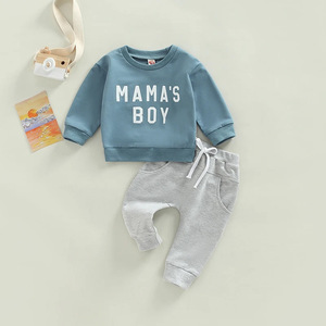 Conjunto de 2 piezas para <span class=keywords><strong>bebés</strong></span> y niños pequeños, sudadera de manga larga con cuello redondo y estampado de letras MAMA'S BOY y conjunto de jogger con cordón - Product Image 4