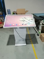 43 49 55 65 İnç 4K Dijital Tabela Kiosku İç Mekan İnteraktif Bilgi Dijital Kiosku Windows Yer Tipi Dokunmatik Ekranlı Kiosk