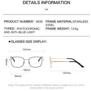 Gafas de Sol Fotocromáticas Unisex con Marco Cuadrado Dorado y Protección UV para Mujer y Hombre - Product Image 4