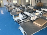 Machine à coudre à large gamme entièrement automatique YJC-6040G pour vêtements chaussures motif Machine ordinateur chariot marque moteur essentiel