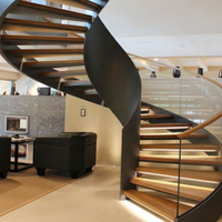 Escalier à poutres courbées Prima Modern, avec des marches à courbure lisse pour une décoration visuelle haut de gamme du hall