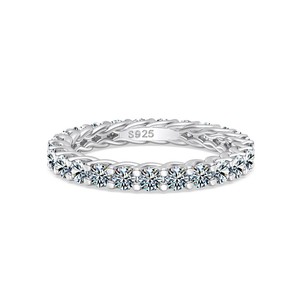 Anillo de Eternidad de Moissanita Personalizado de Plata de Ley 925 de 2.5 mm y 0.06 CT, Clásico, en Oferta de Dylam, para Mujer - Product Image 1