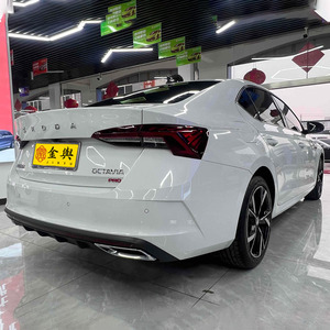 Autos Usados Baratos, <span class=keywords><strong>Skoda</strong></span> Octavia 2023 Facelift Pro Tsi 280 Premium Blanco, Bajo Kilometraje, Vehículos de Combustible, Gasolina, Hatchback - Product Image 4