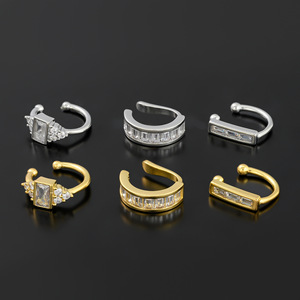 Boucles <span class=keywords><strong>d</strong></span>'oreilles <span class=keywords><strong>d</strong></span>élicates en zircon cubique plaqué or 18 carats Boucles <span class=keywords><strong>d</strong></span>'oreilles cartilage non percées pour femmes Manchette à la mode - Product Image 3