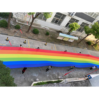 Bannière de drapeau rayé Peace and Gay Pride en polyester 100% Design portable pour la célébration de la journée de la Gay Pride