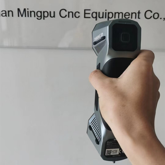 SHINING 3D FreeScan Combo Metrology-Grade Dual-Light Handheld 3D Scanner for Industrial Inspection & Reverse Engineering