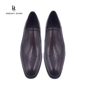 Chaussures habillées classiques marron confortables à enfiler pour hommes Dreamy Stark – Chaussures de bureau et de mariage en cuir pour l'automne - Product Image 6