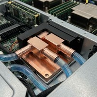 Connecteur de refroidissement liquide en aluminium tourné CNC, raccord rapide anti-fuite pour plaque froide de serveur, solution thermique pour centre de données