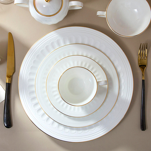 YAYU Service de table en porcelaine de luxe de style occidental avec bordure dorée, <span class=keywords><strong>vaisselle</strong></span> en porcelaine blanche, ensemble de bols, ensemble de <span class=keywords><strong>vaisselle</strong></span> en céramique - Product Image 4