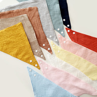 Bavoirs bébé en coton froissé transfrontaliers les plus vendus, bandanas triangulaires, bavoirs en gaze pour enfants, norme de classe 30x45cm, couleur unie