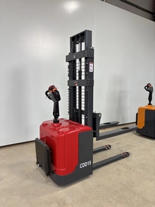 WELIFTRICH 1.5-2Ton Stand Electric Pallet Stacker – 48V Lead-Acid, 3-Stage Mast, PU Wheels - Product Image 2