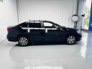 Acceptons les commandes personnalisées, faible kilométrage, VW Lavida 2023 280tsi d'occasion à prix abordable avec écran tactile, sièges en cuir, calandre étoilée, économique pour la famille - Product Image 4