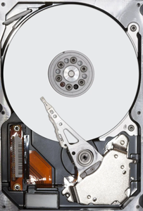 Disco Duro NAS ST IronWolf Pro de 10 TB, 3.5'', SATA 6 Gb/s, 7200 RPM, 256 MB de Caché, ST10000NE000 - Product Image 4