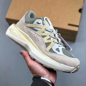 Chaussures de course personnalisées, luxueuses et élégantes, à lacets. Chaussures de randonnée respirantes pour activités sportives en plein air - Product Image 1