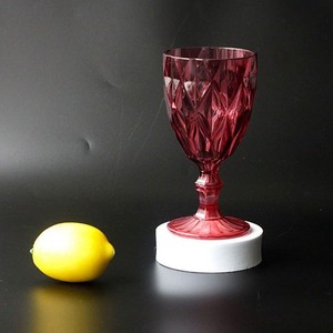Calice in Plastica 330ml Simil-Vetro Colorato con Stelo, Stile Europeo Americano Retrò con Motivo a Diamante, Lussuoso e Personalizzabile per Bar e KTV - Product Image 5