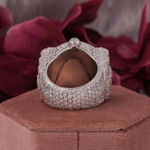 แหวนเพชรฮิปฮอปสไตล์ฮิปฮอปแบบกลมตัดสไตล์ฮิปฮอปสำหรับผู้ชายแหวนเพชรโมอิสซาไนต์สีเงินแบบใหม่ตามเทรนด์ที่กำหนดเอง - Product Image 4