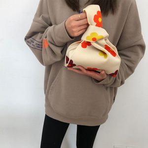 <span class=keywords><strong>Sac</strong></span> en tricot de luxe tendance, célèbre <span class=keywords><strong>sac</strong></span> en crochet <span class=keywords><strong>à</strong></span> fleurs françaises, nouvelle arrivée, <span class=keywords><strong>sac</strong></span> <span class=keywords><strong>à</strong></span> <span class=keywords><strong>main</strong></span> pour femmes - Product Image 5