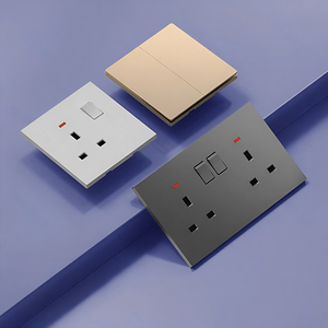 Interruptor de luz venta mayorista barato 86 tipo PC de plástico dorado ultrafino 13A botón eléctrico interruptor de pared enchufe 4 salidas 2 - Product Image 6